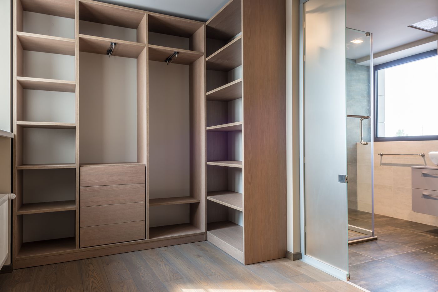 Hinged wardrobe